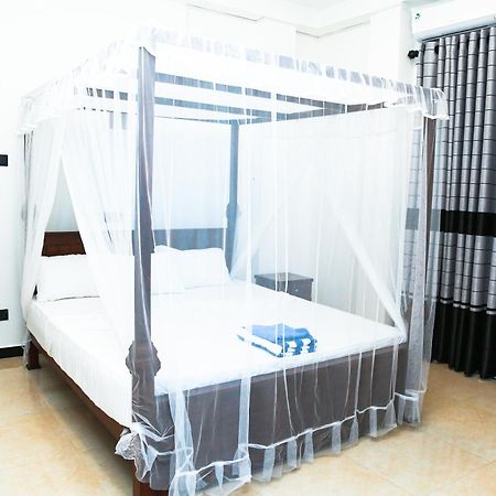 Camellia Hotel & Restaurant Мірісса Екстер'єр фото
