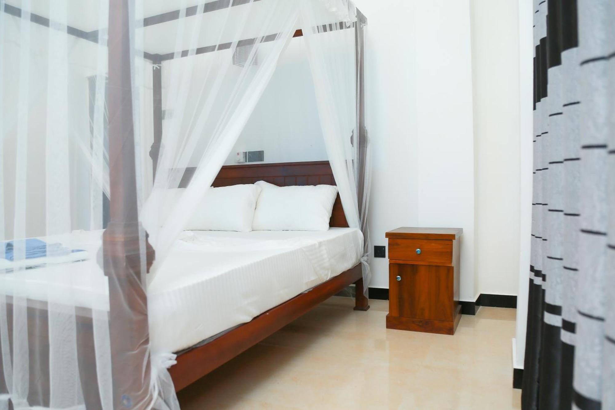 Camellia Hotel & Restaurant Мірісса Екстер'єр фото